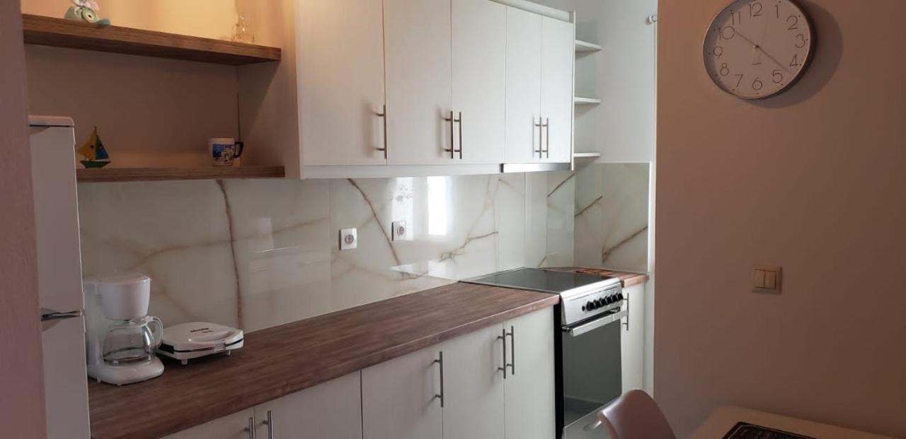 Michalis, 2-Bedroom Apartment In Saranda Exteriér fotografie